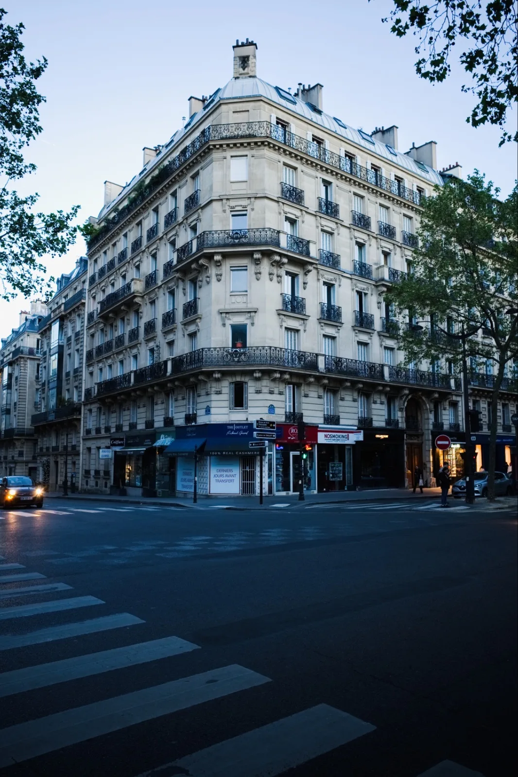 Building -- Paris